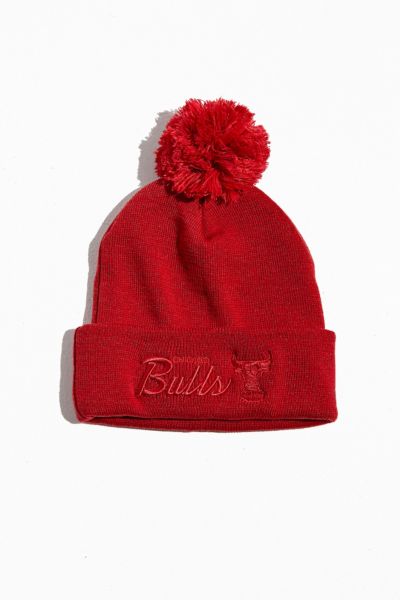 mitchell and ness bulls beanie