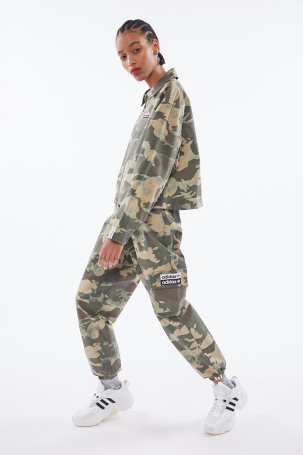 幻灯片：1：阿迪达斯Camo Ripstop工装裤