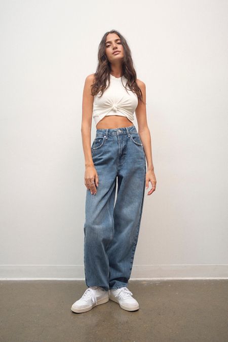 Women's Jeans: Mom Fit, Ripped & High Waisted | Urban Outfitters