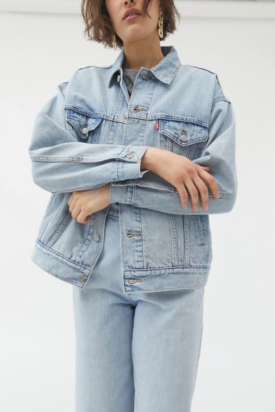 levi jacket and jeans