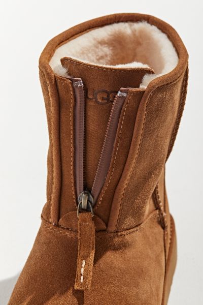 ugg short zip