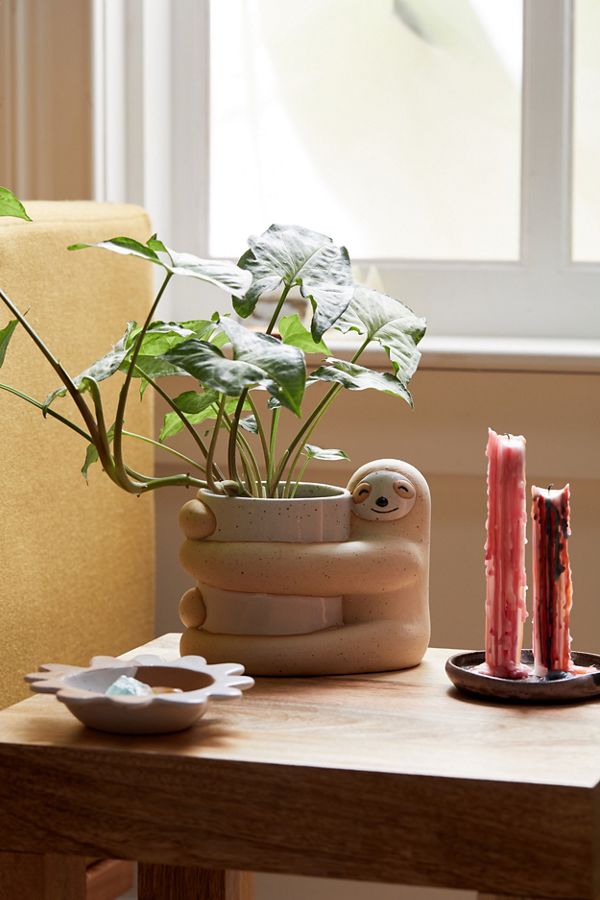 Slide View: 1: Sloth 4 Planter