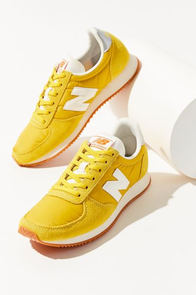 New Balance 220 Running Sneaker | Urban Outfitters