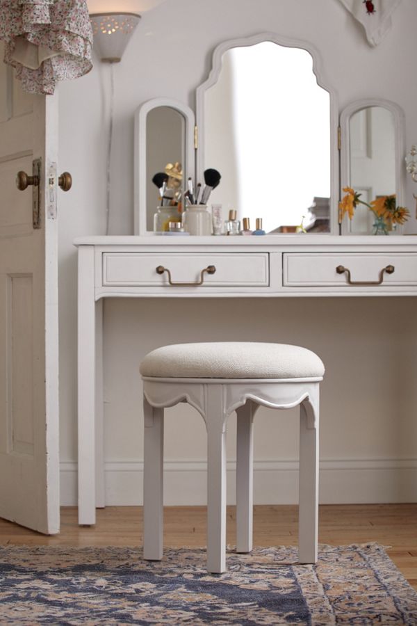 Slide View: 1: Virginia Vanity Stool