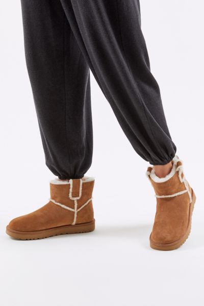 ugg spill seam mini