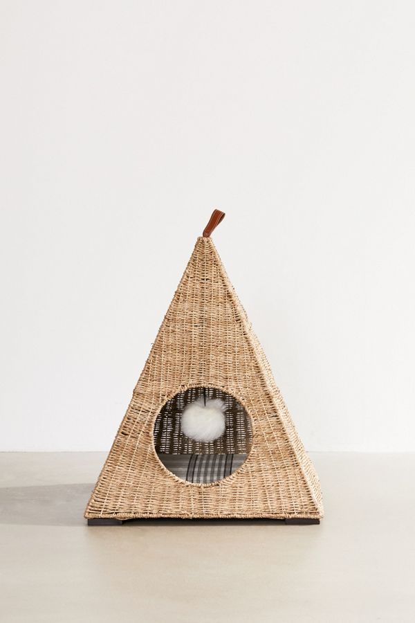 Slide View: 1: Pyramid Cat Nest