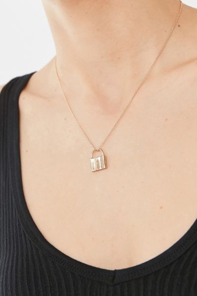 simple pendant necklace