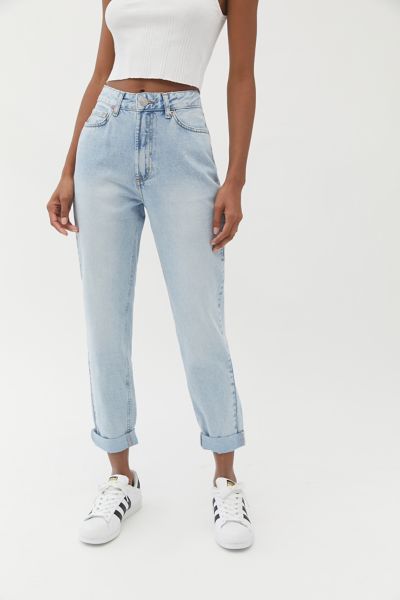 high rise light wash mom jeans