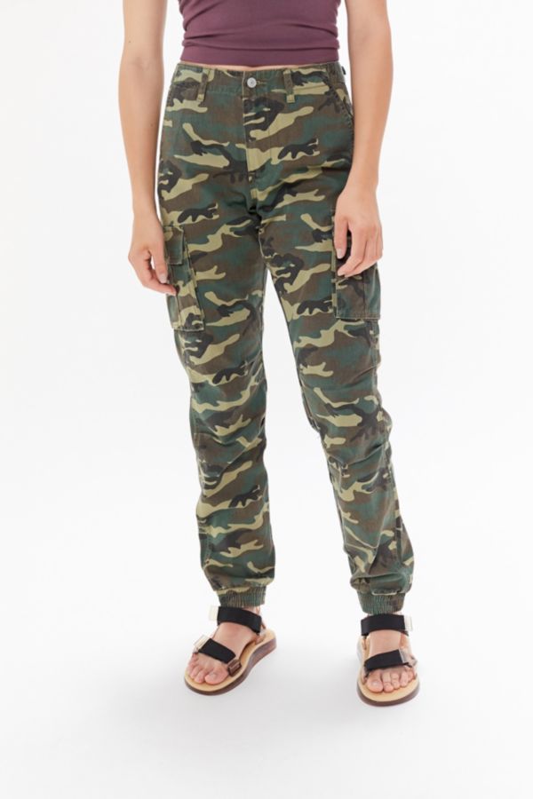 Dickies Camo Mid-Rise Cargo Pant | Urban Outfitters