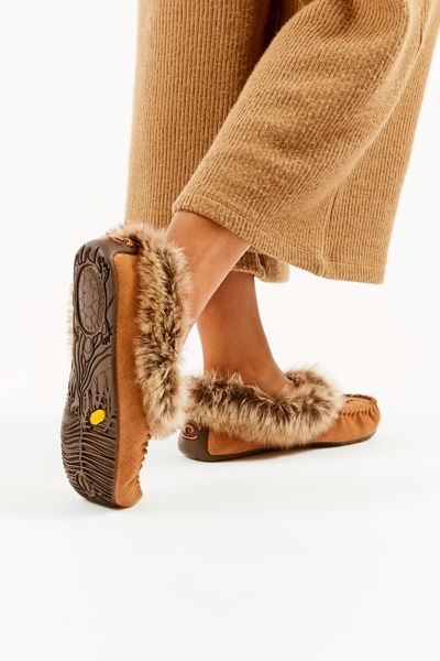 manitobah street moccasin