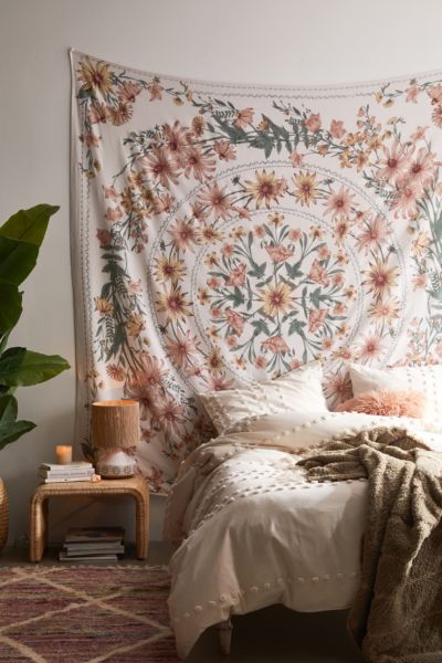 Tapestries Wall Tapestry More Urban Outfitters Canada   53295648 023 B