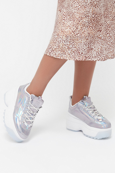 urban outfitters fila disruptor 2