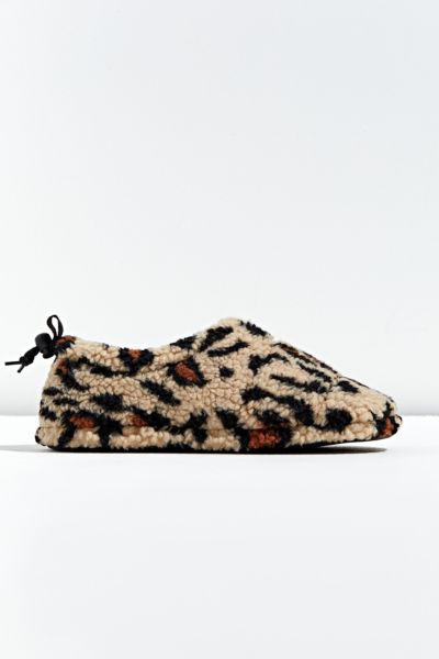 UO Printed Sherpa Slipper | Urban Outfitters