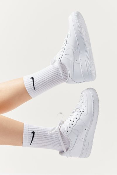 nike crew socks women's white