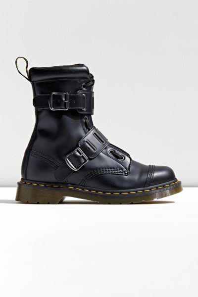 Dr. Martens 1460 Quynn Smooth Boot | Urban Outfitters