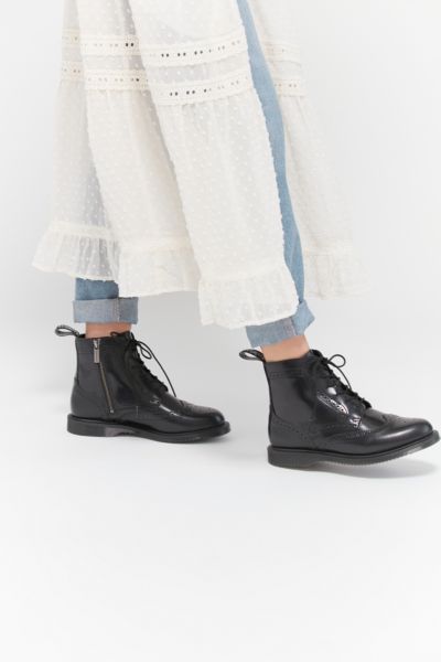 dr martens delphine