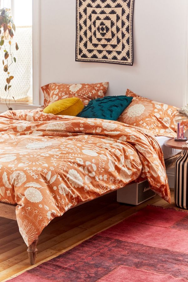 Slide View: 1: Shelby Woodblock Floral Duvet Set