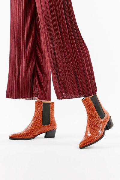 vagabond lara chelsea boot