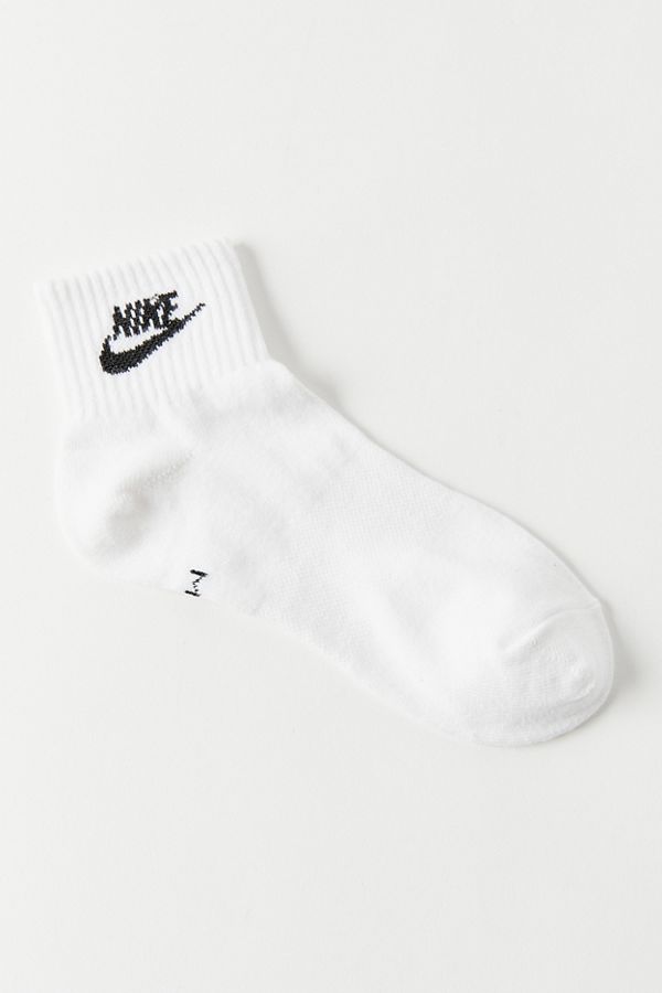 nike sportswear essential socks nike sportswear essential socks