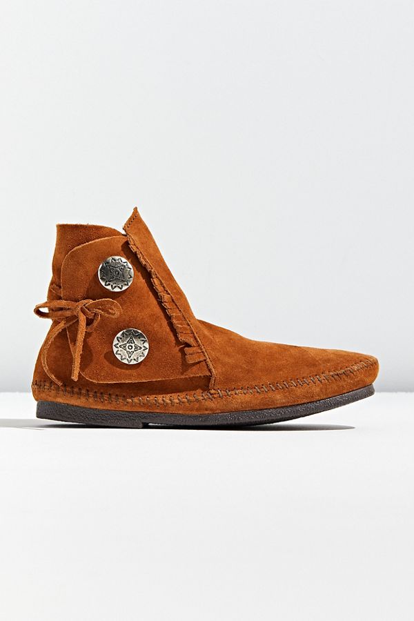 Minnetonka 2-Button Moccasin Ankle Boot | Urban Outfitters