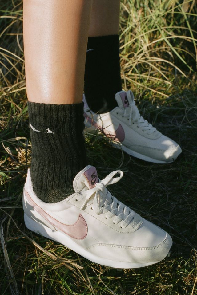 sneaker daybreak
