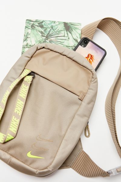 urban outfitters nike bag