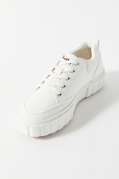 fila sneakers urban outfitters