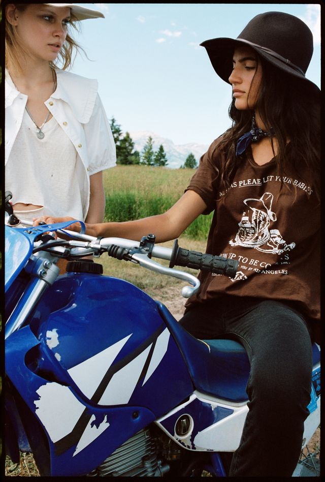 Midnight Rider Mamas Please Tee | Urban Outfitters