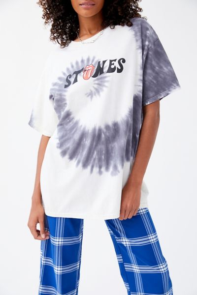 rolling stone t shirt outfit