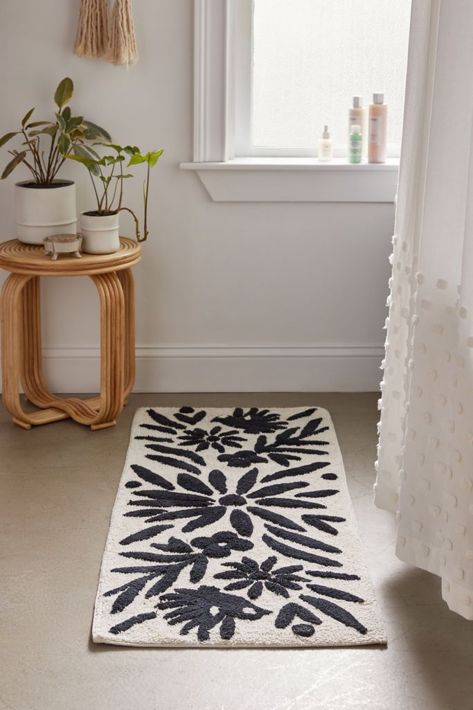 Anita Runner Bath Mat | Urban Outfitters