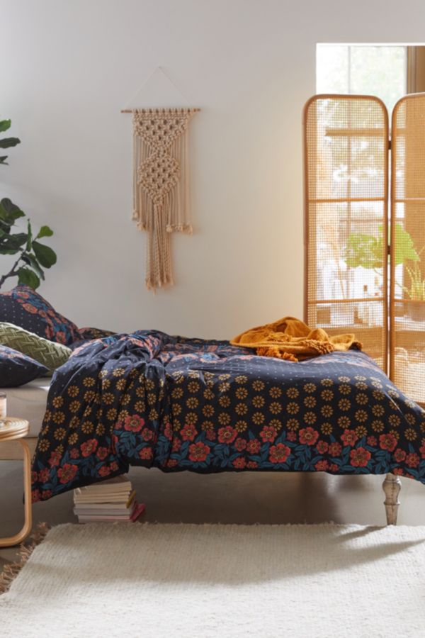 Ama Floral Duvet Cover Urban Outfitters Canada