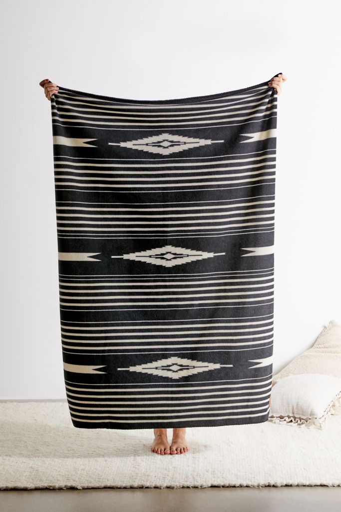 Slowtide Hayden Fleece Throw Blanket | Urban Outfitters