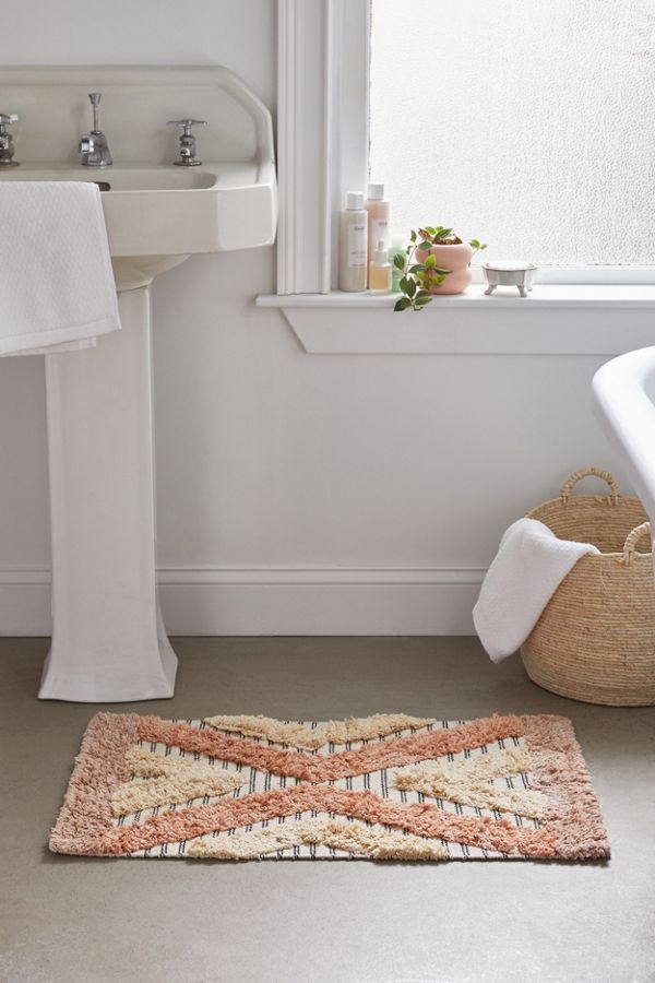Slide View: 1: Loren Woven Bath Mat