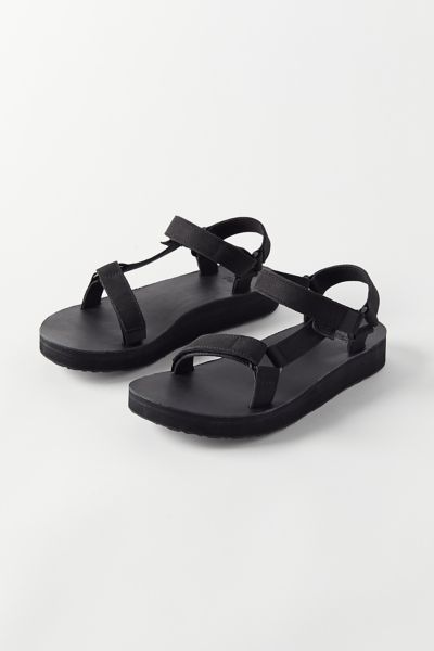 black tevas platform