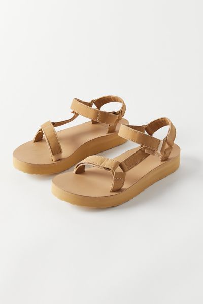 beige tevas