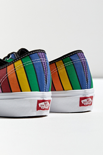 how do vans authentic fit