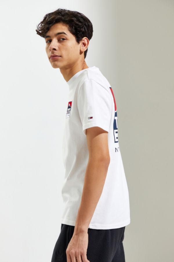 Tommy Jeans Mountain Back Logo Tee | Urban Outfitters