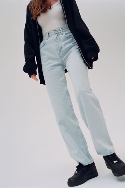 urban outfitters levi mom jeans