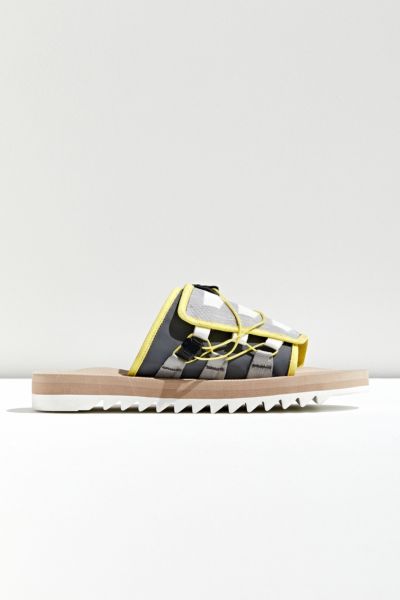 urban outfitters chacos