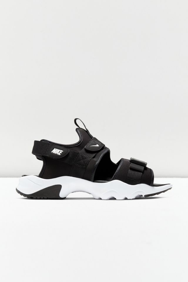 Nike Canyon Sandal | Urban Outfitters