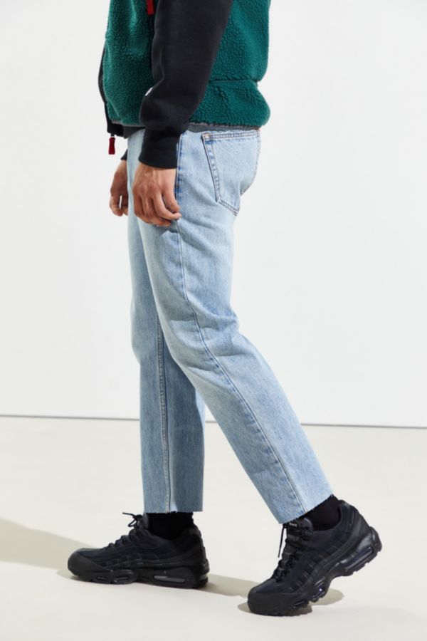 Rolla’s Relaxo Chop Light Wash Cropped Jean | Urban Outfitters