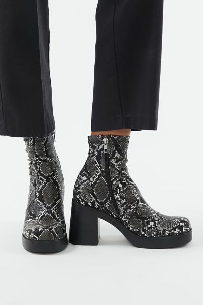 steve madden hooper platform boot