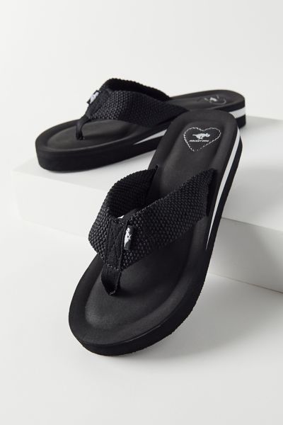 white rocket dog flip flops