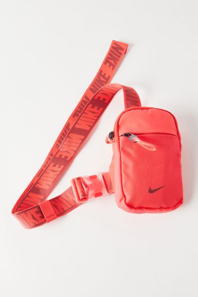 nike fanny pack urban outfitters