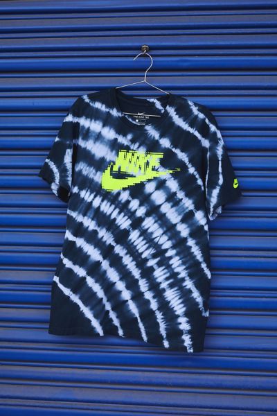 nike vibe tie dye tee