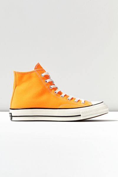 urban outfitters converse