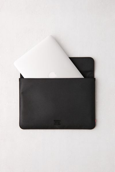 herschel supply laptop