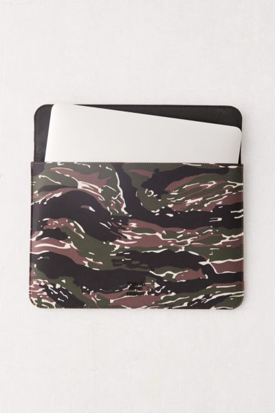 herschel supply laptop sleeve