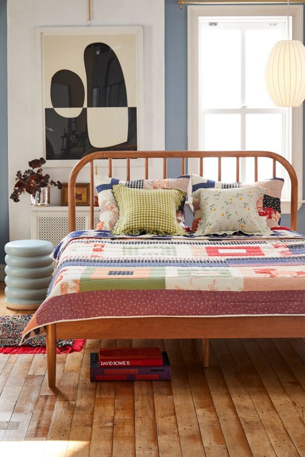 Slide View: 1: Priscilla Patchwork Print Quilt