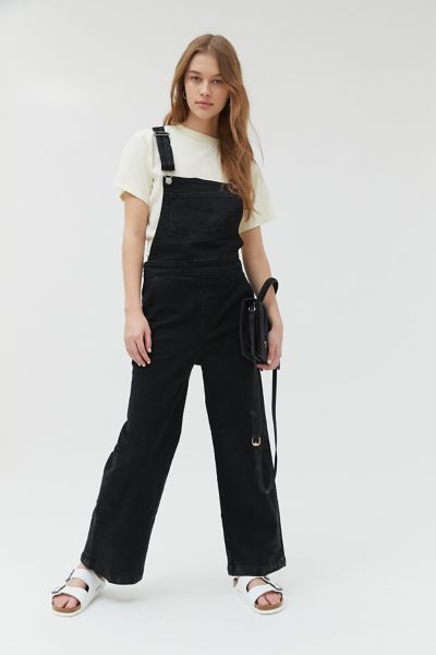 Levi’s Wide Leg Overall – Black Book | Urban Outfitters